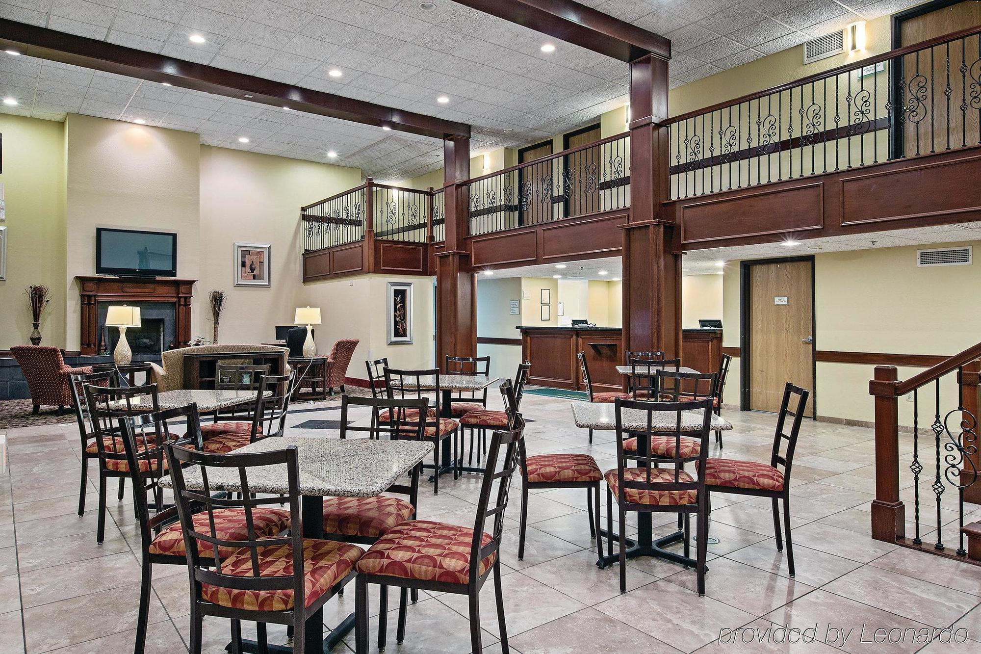 Baymont By Wyndham Inn Auburn